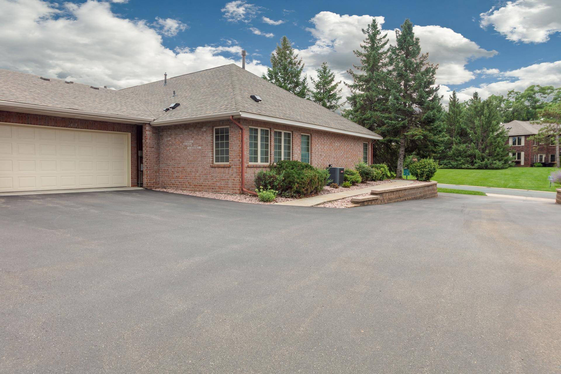 1417 Hunter Hill RD, Hudson, WI 54016