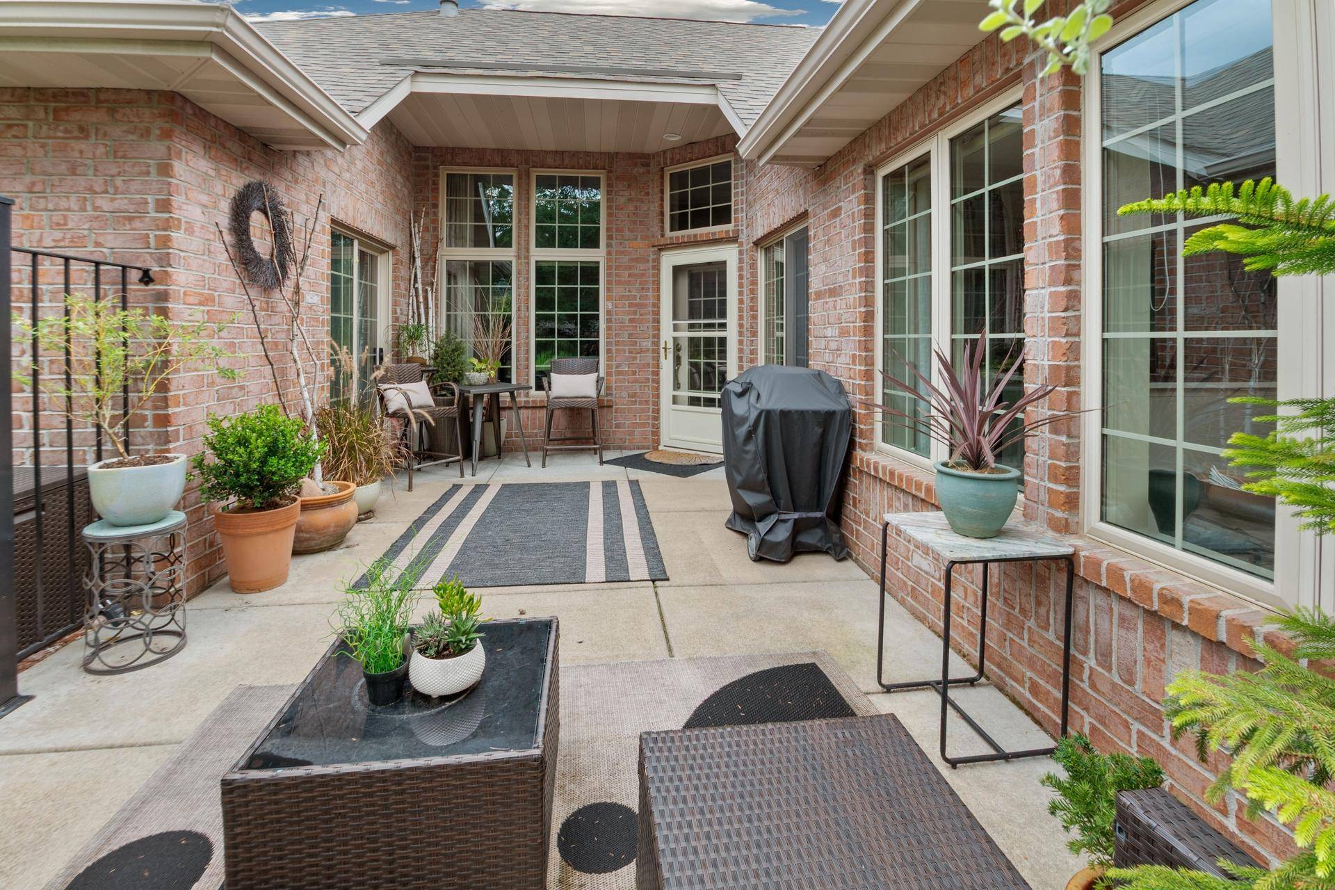 1417 Hunter Hill RD, Hudson, WI 54016
