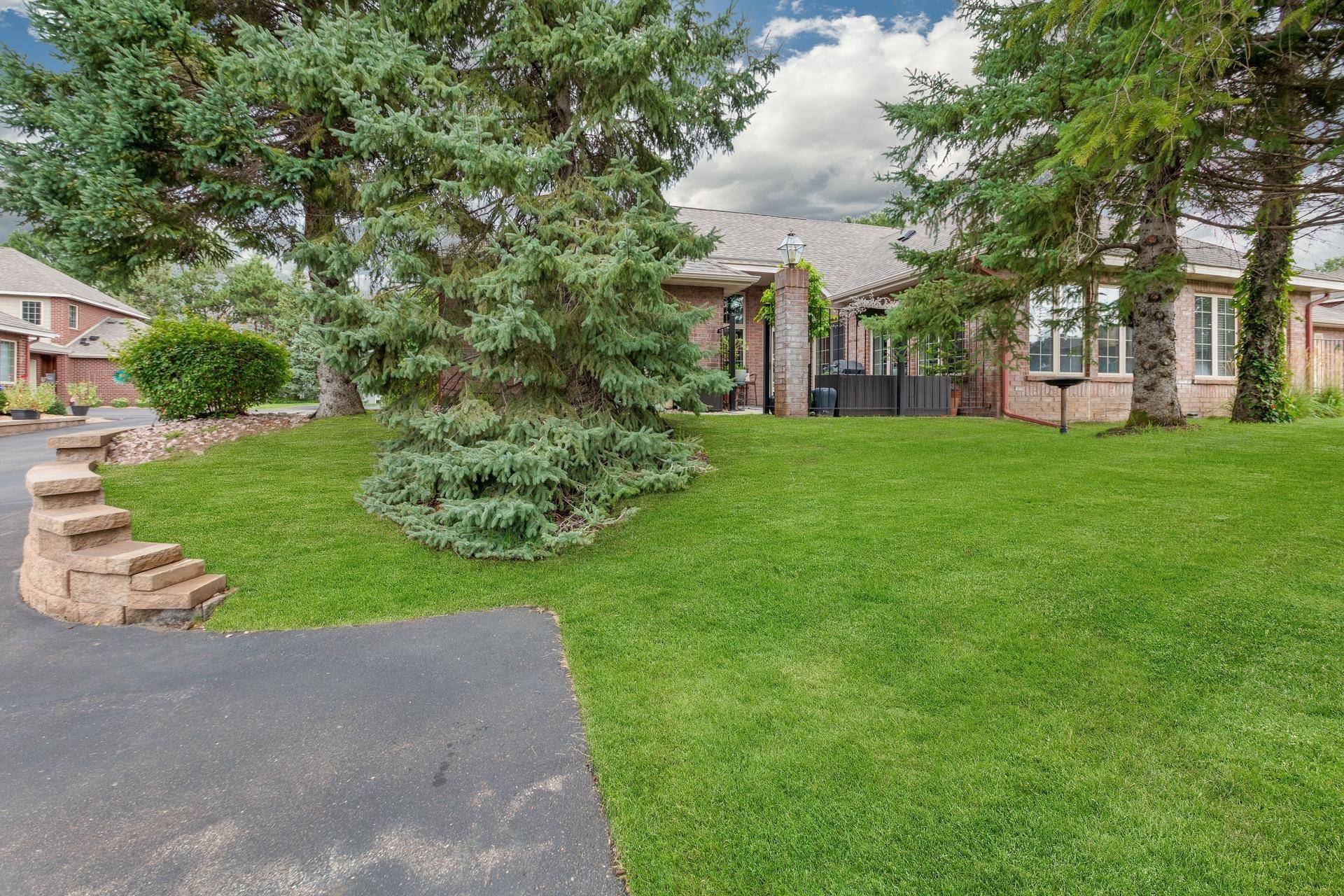 1417 Hunter Hill RD, Hudson, WI 54016