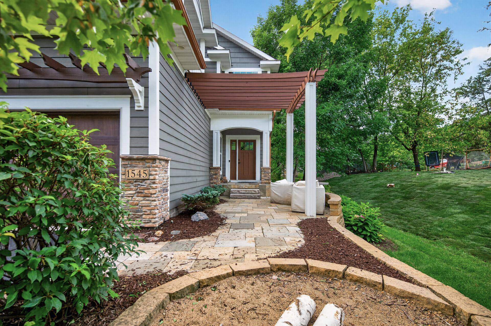 1545 Maple PL, Mound, MN 55364