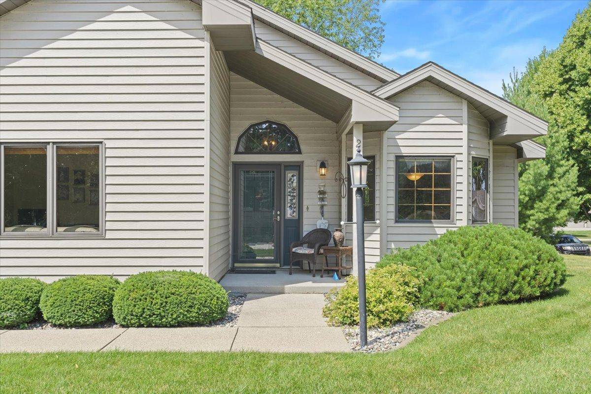 2210 Brookwood CT, Fergus Falls, MN 56537