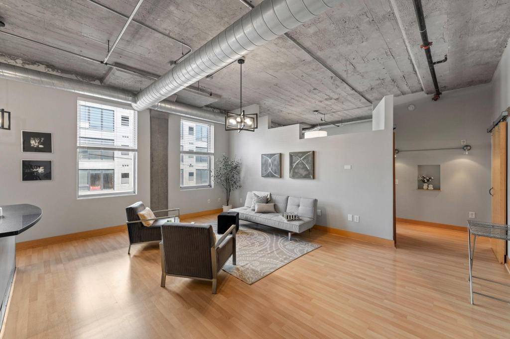 918 3rd St N #207, Minneapolis, MN 55401
