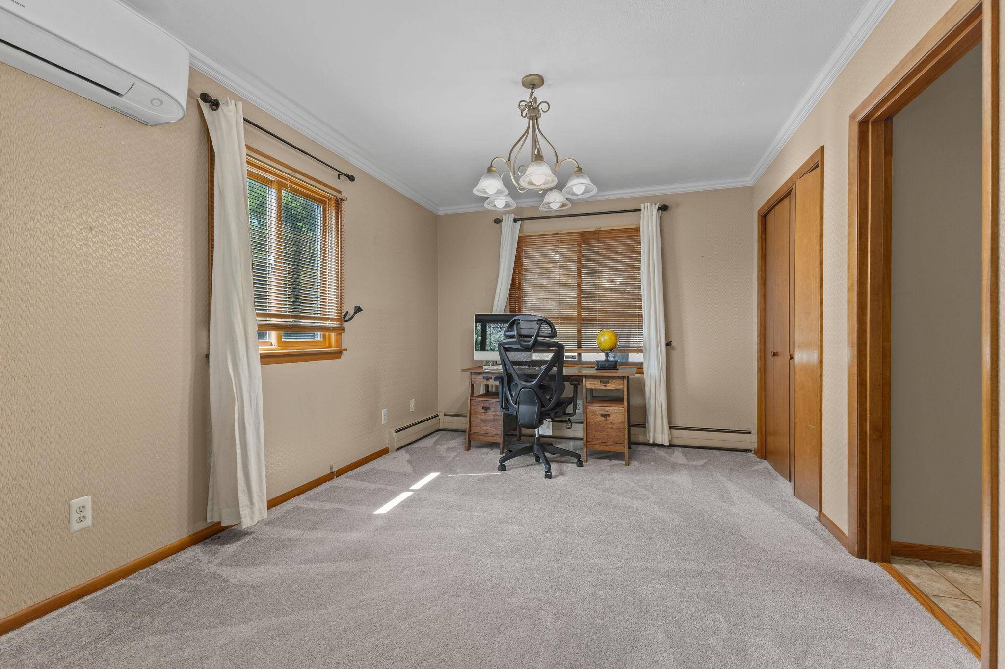 3810 Bassett Creek DR, Golden Valley, MN 55422