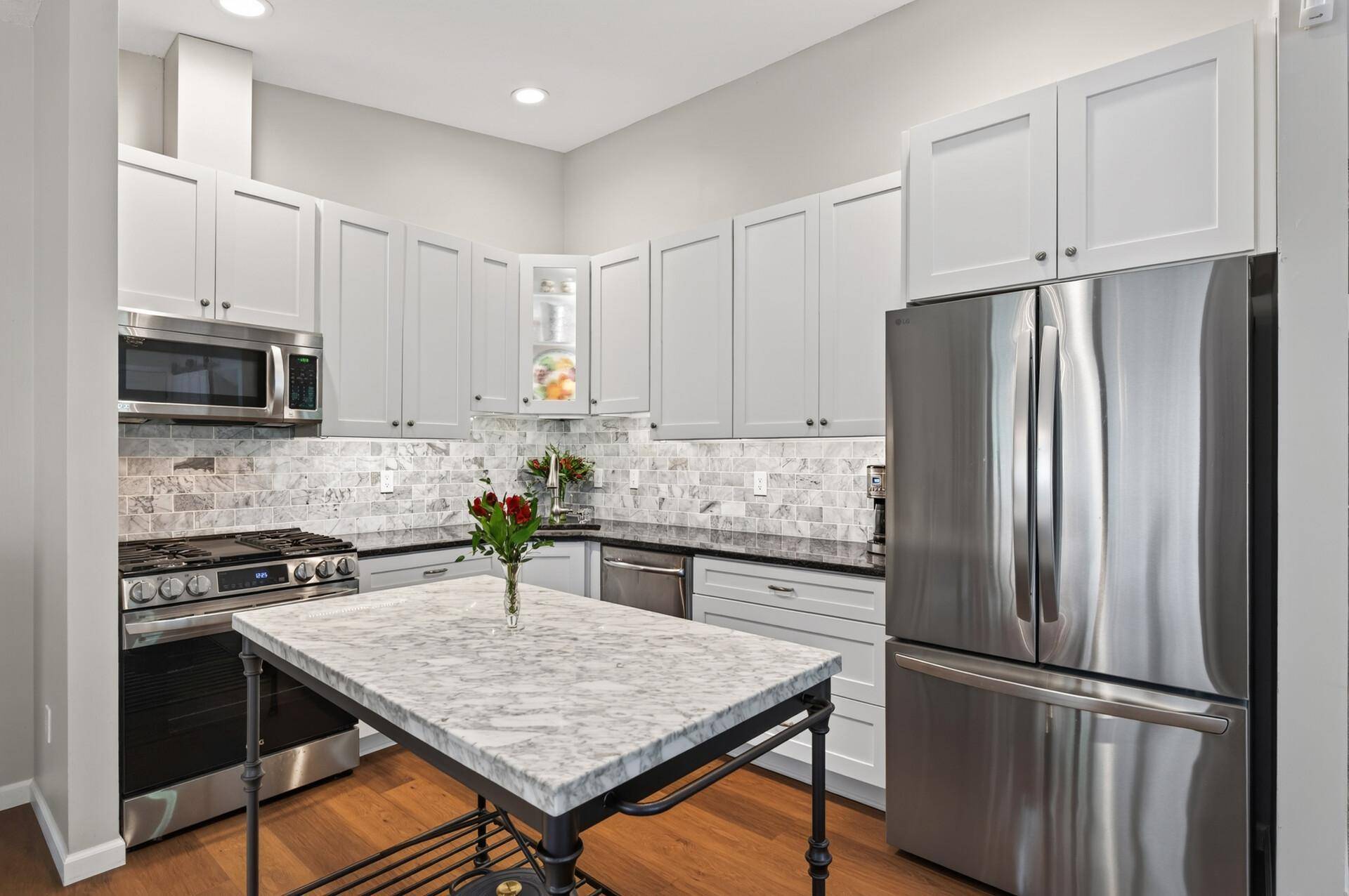 4501 Redwood CIR, Minnetonka, MN 55345