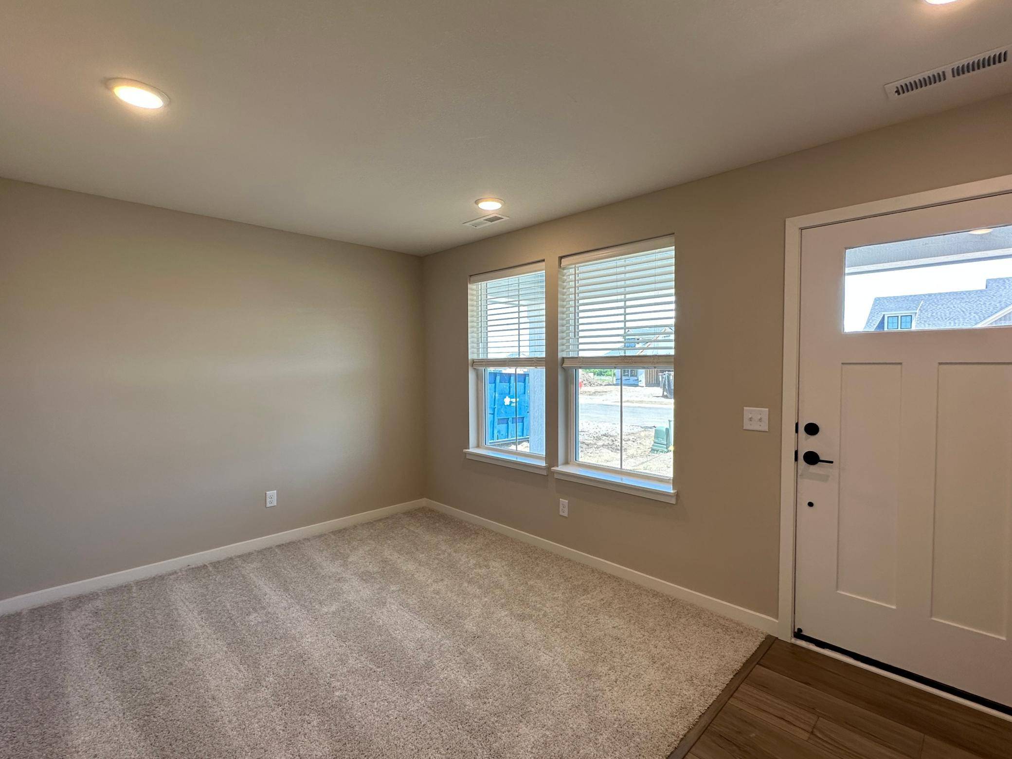 1664 Lund WAY, Shakopee, MN 55379