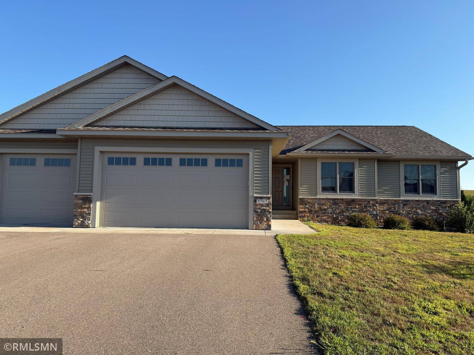 1787 Otter WAY, New Richmond, WI 54017