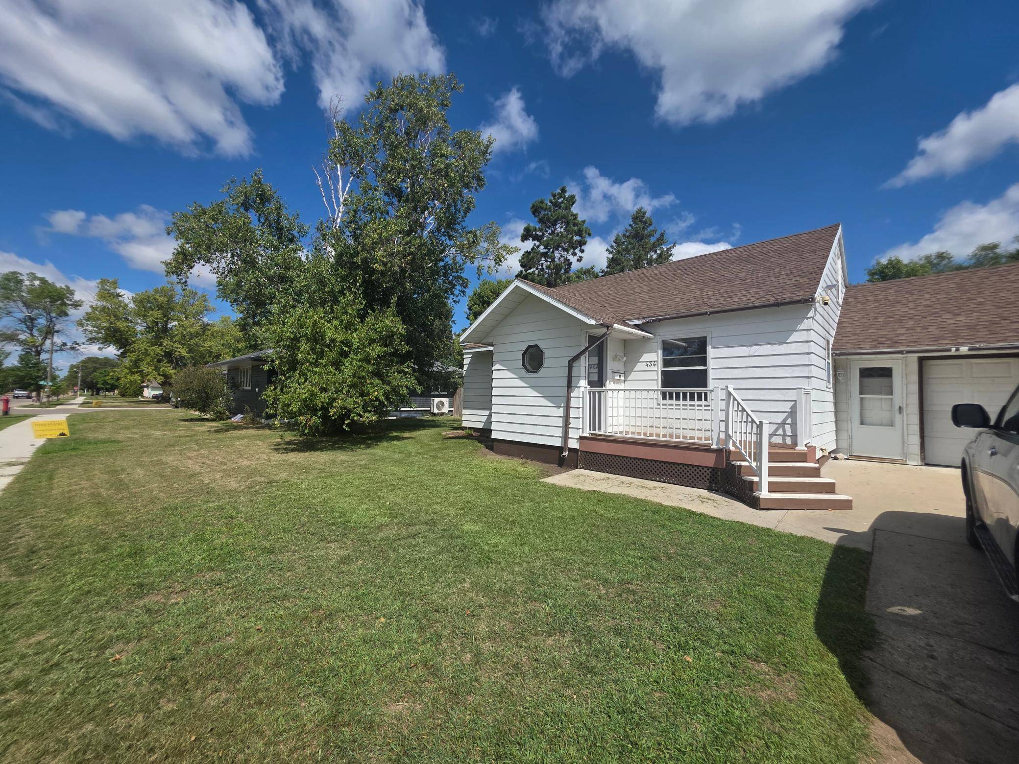 434 5th ST SW, Perham, MN 56573