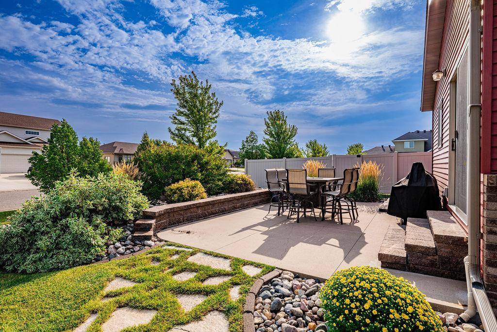1809 Pentland ST, West Fargo, ND 58078