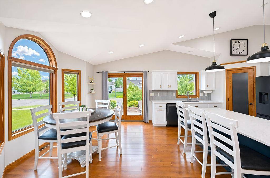 1809 Pentland ST, West Fargo, ND 58078
