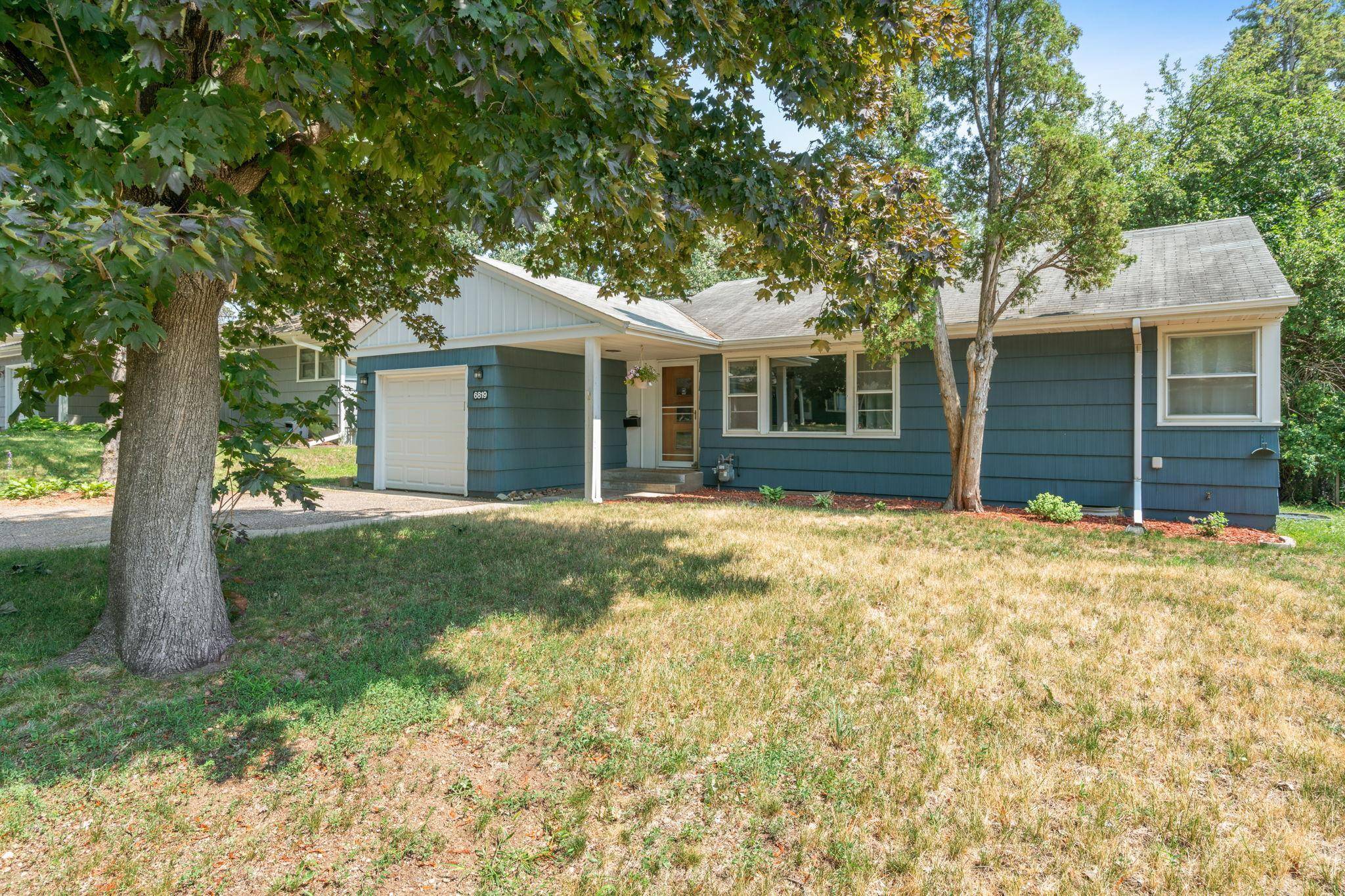6819 Eliot View RD, Saint Louis Park, MN 55426