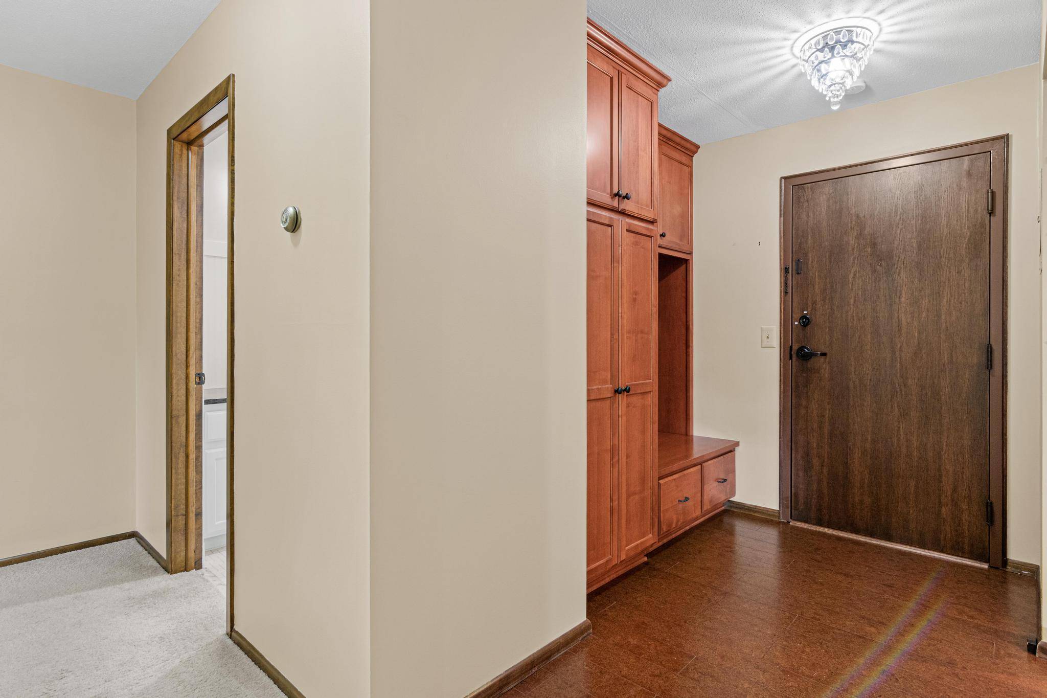 4380 Brookside CT #213, Edina, MN 55436