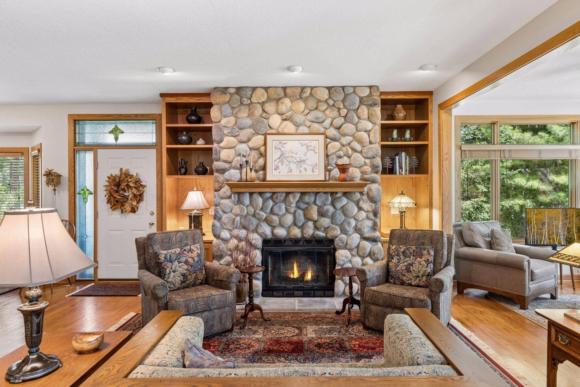 983 Quentin AVE S, Lakeland, MN 55043