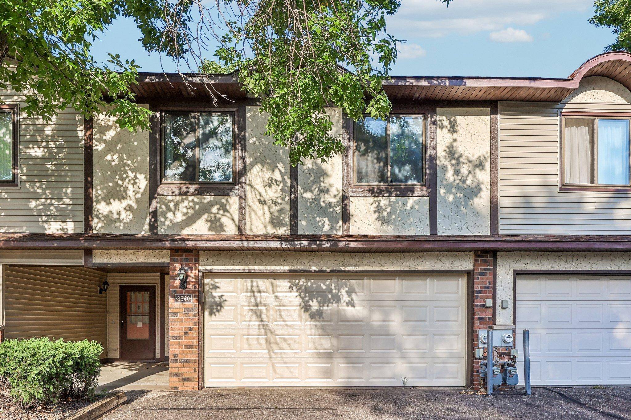 8840 N Maplebrook CT, Brooklyn Park, MN 55445
