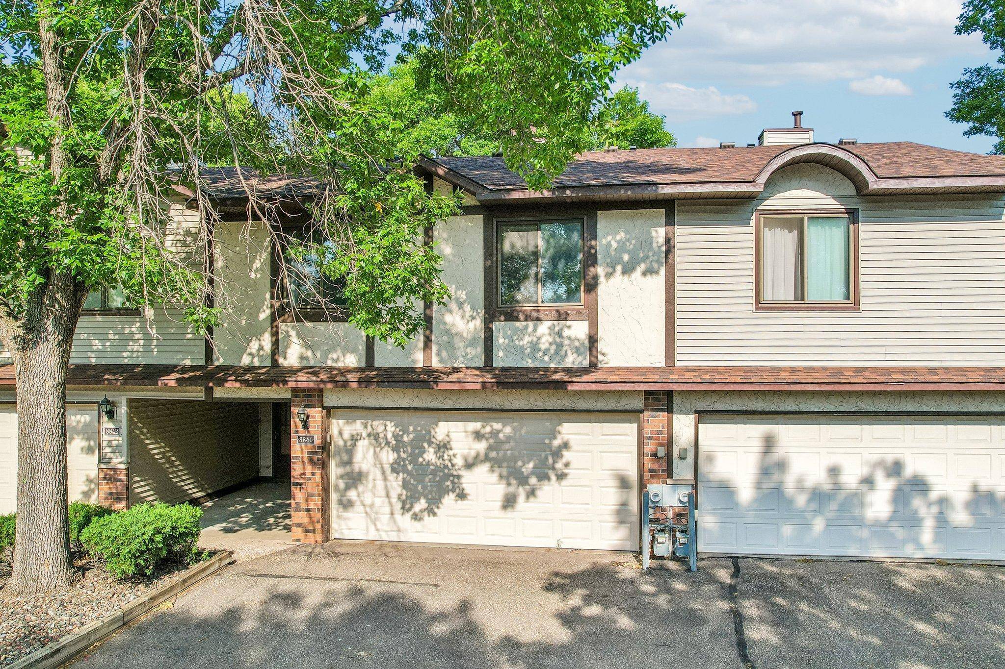 8840 N Maplebrook CT, Brooklyn Park, MN 55445