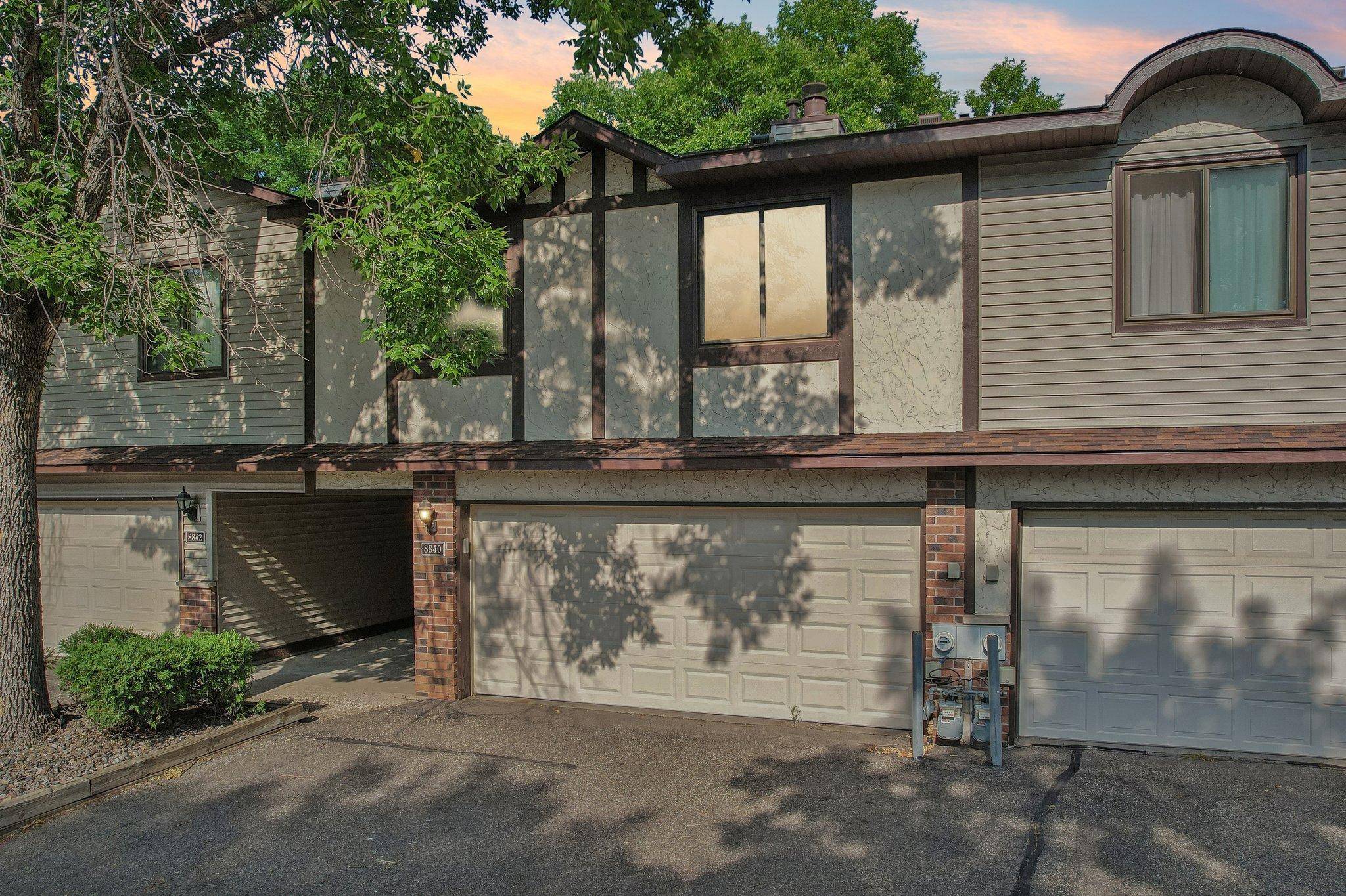 8840 N Maplebrook CT, Brooklyn Park, MN 55445