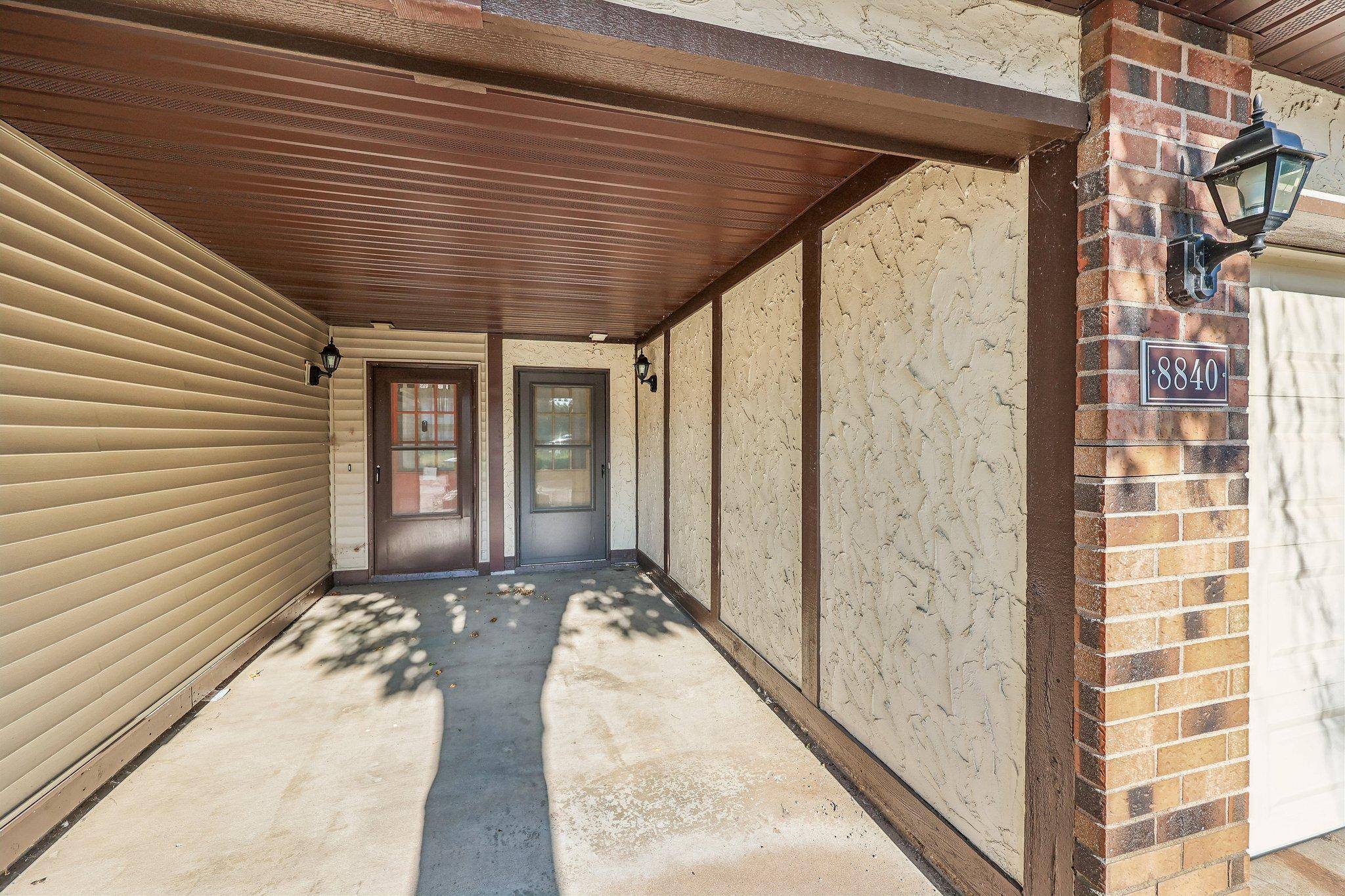 8840 N Maplebrook CT, Brooklyn Park, MN 55445
