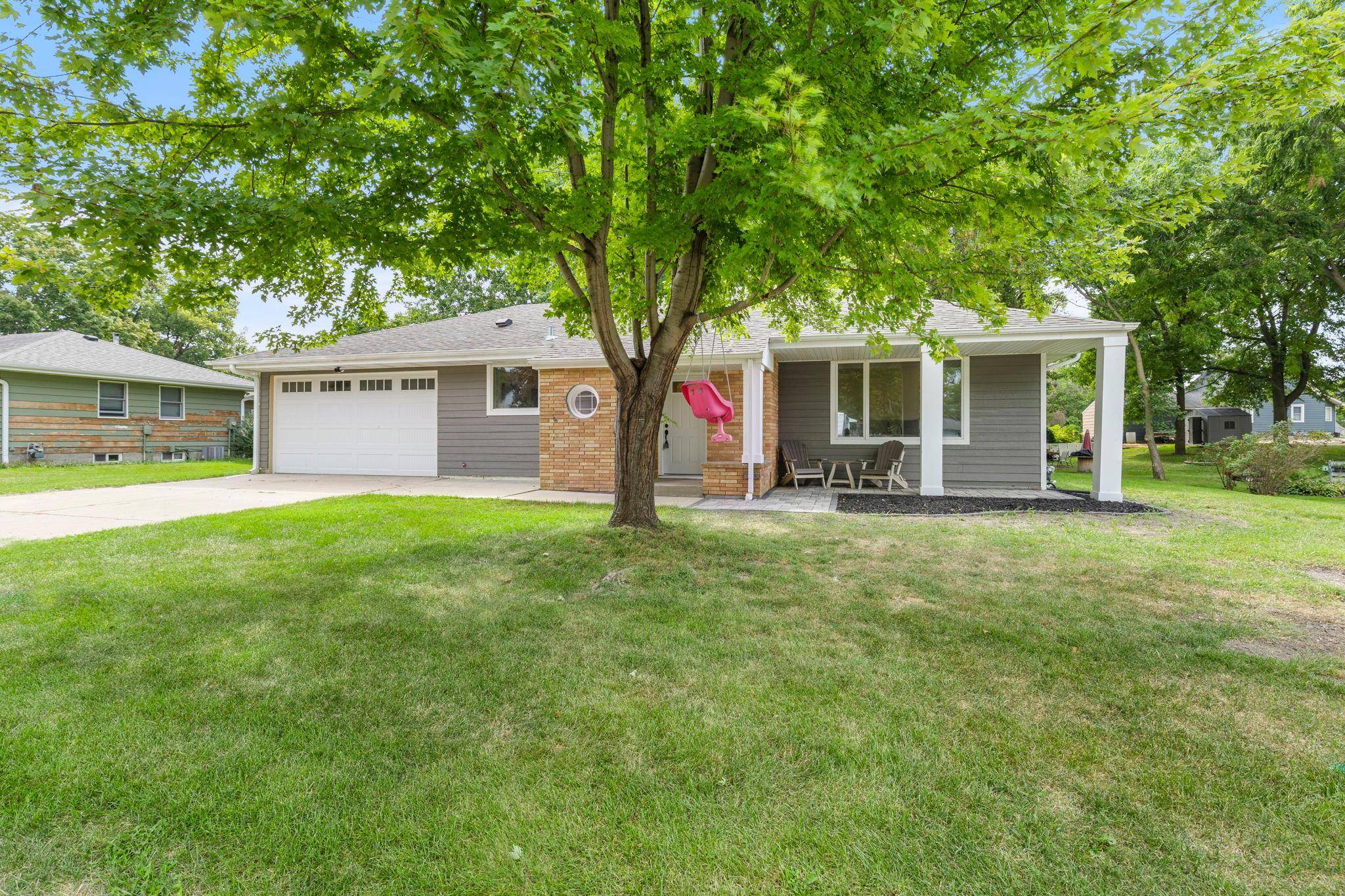 208 4th ST SW, New Prague, MN 56071