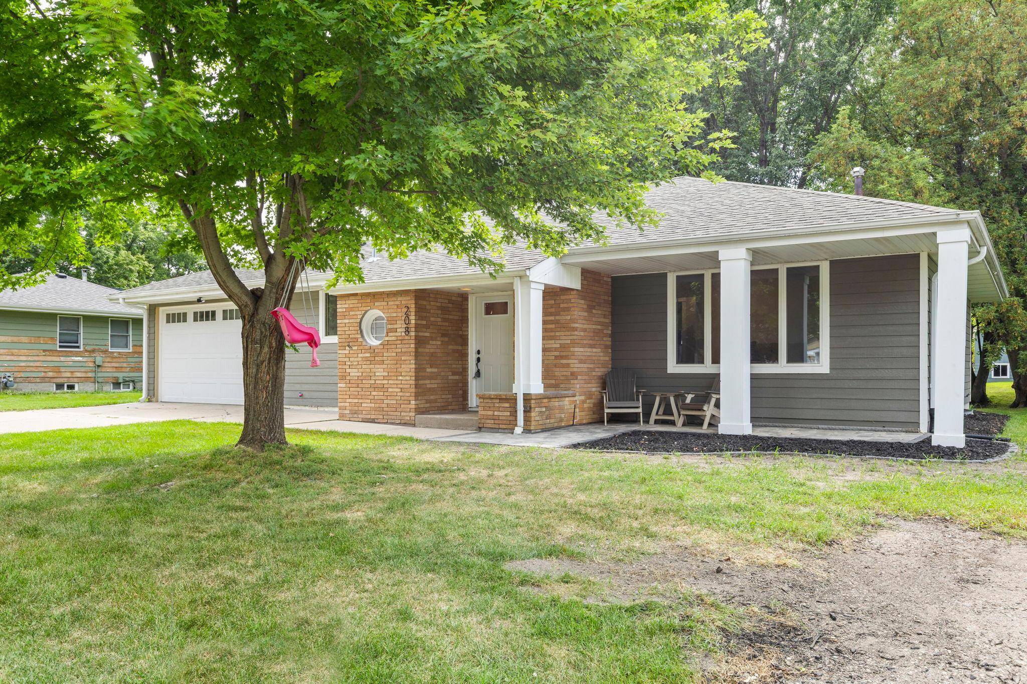 208 4th ST SW, New Prague, MN 56071