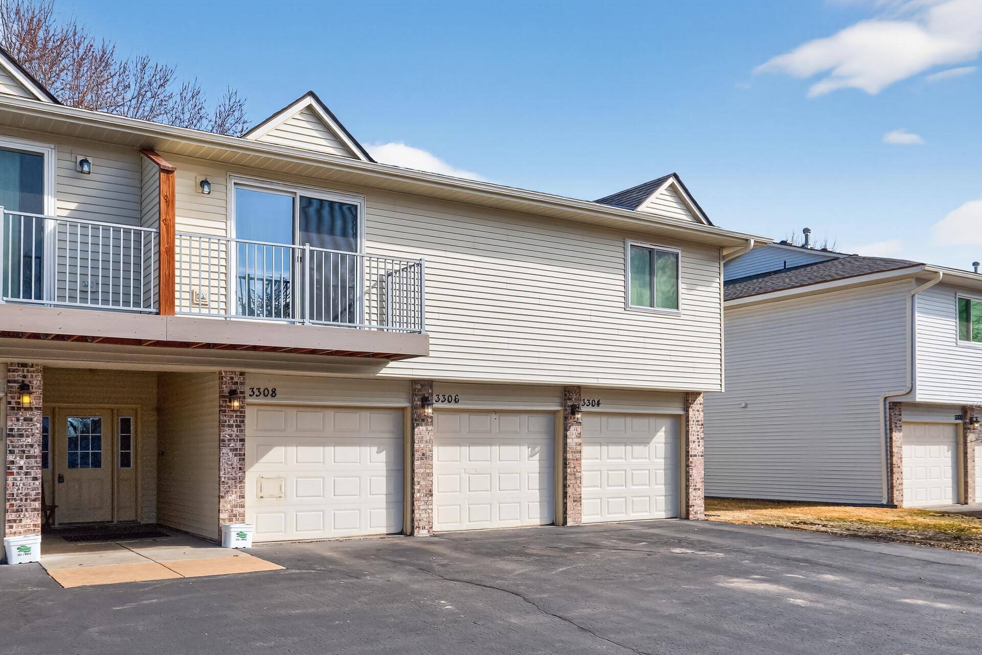 3306 Greenbrier ST #3306D, Vadnais Heights, MN 55127
