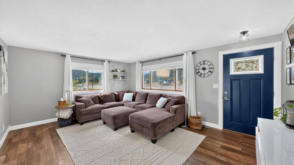 171 Hillwood DR, Lake City, MN 55041