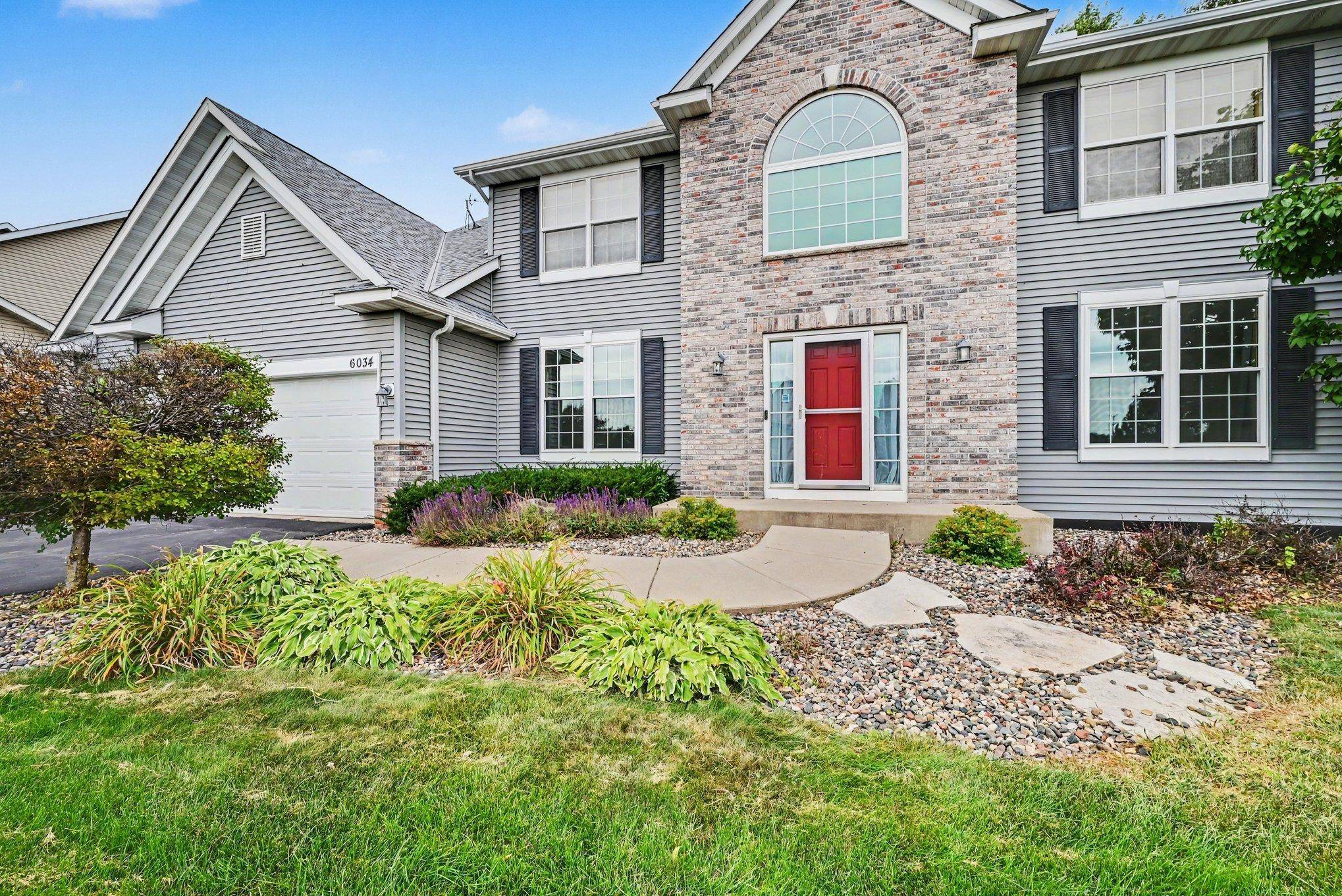 6034 Summit Curve S, Cottage Grove, MN 55016