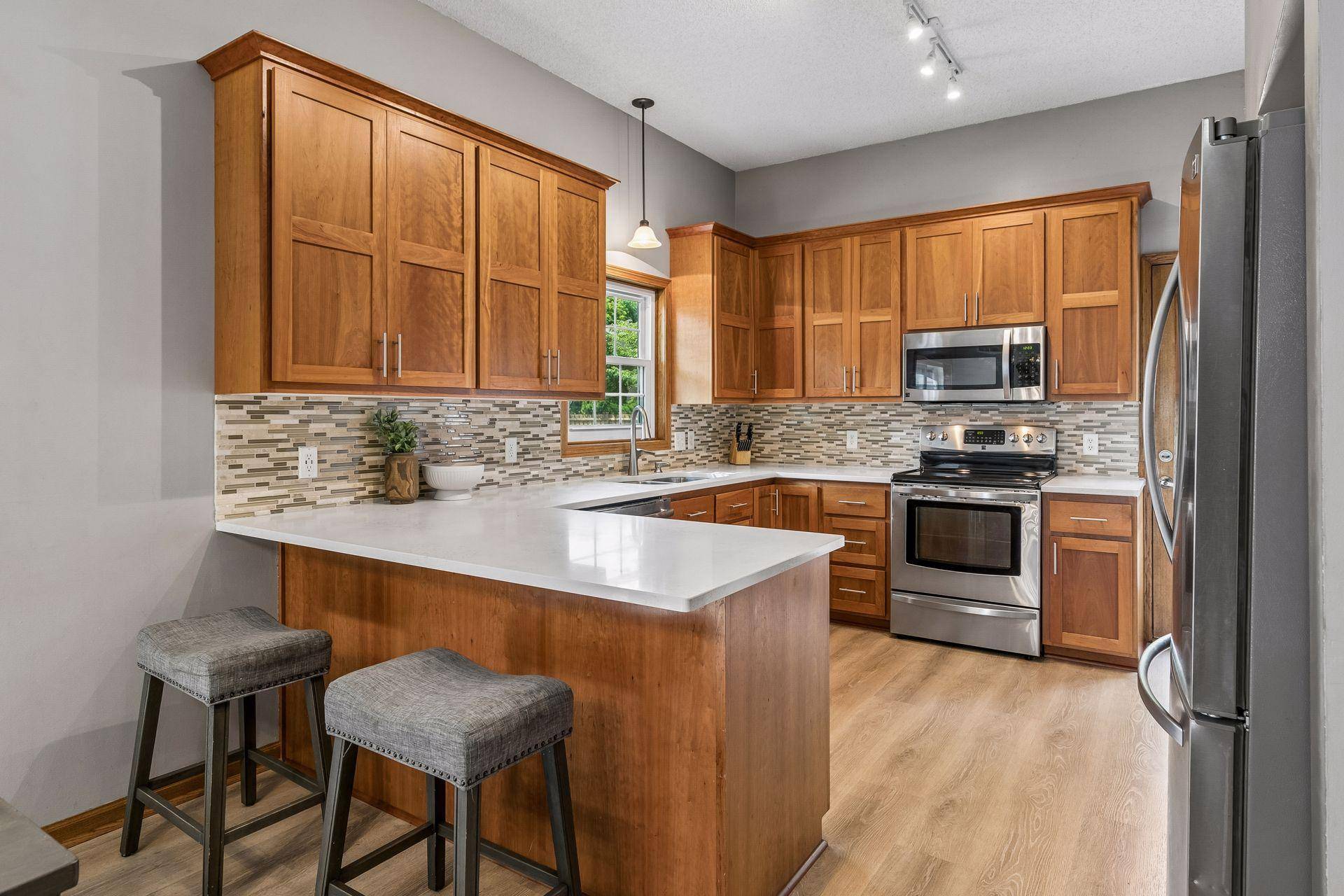14543 Embassy AVE, Apple Valley, MN 55124
