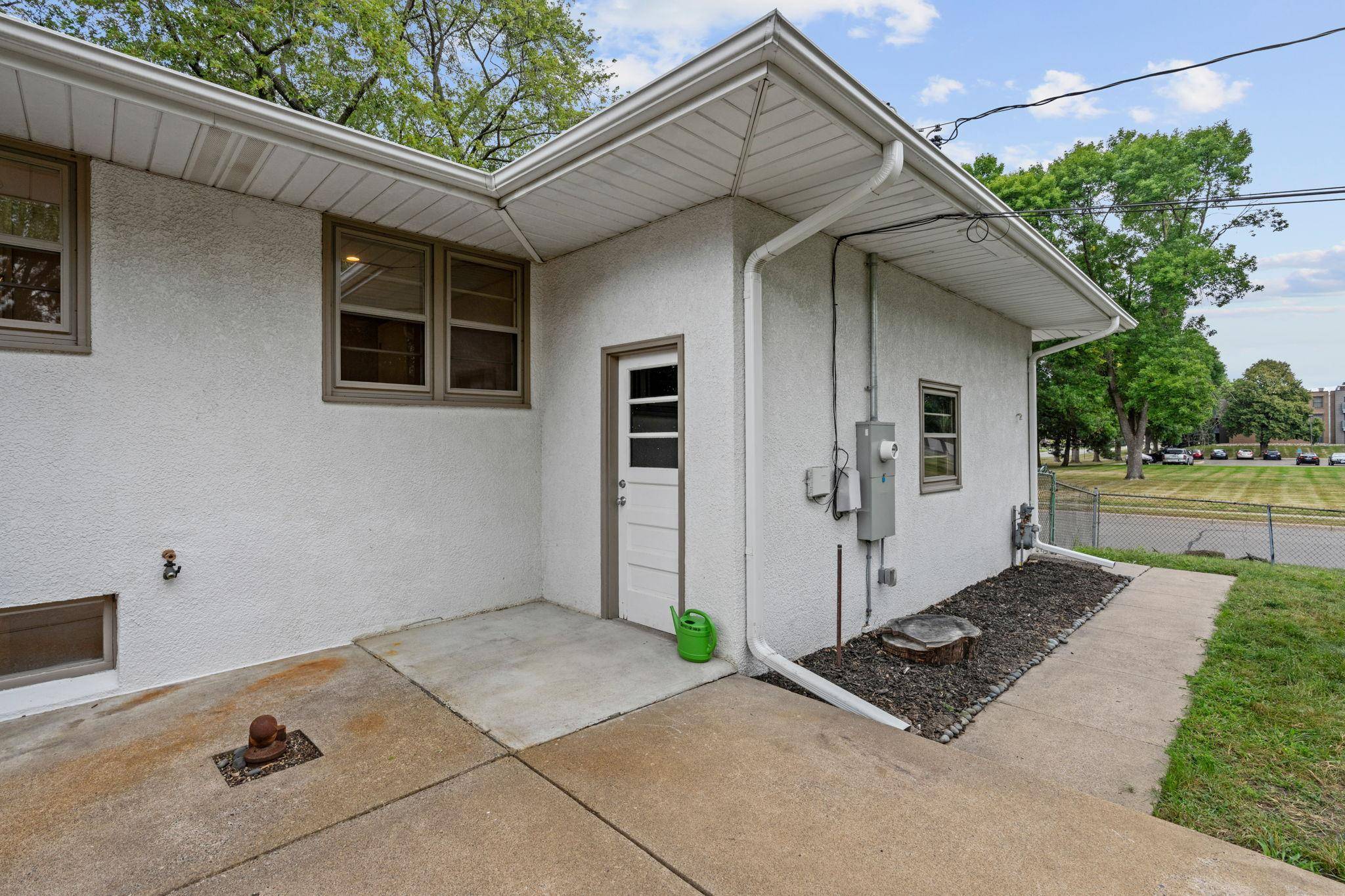 2754 Hamline AVE N, Roseville, MN 55113