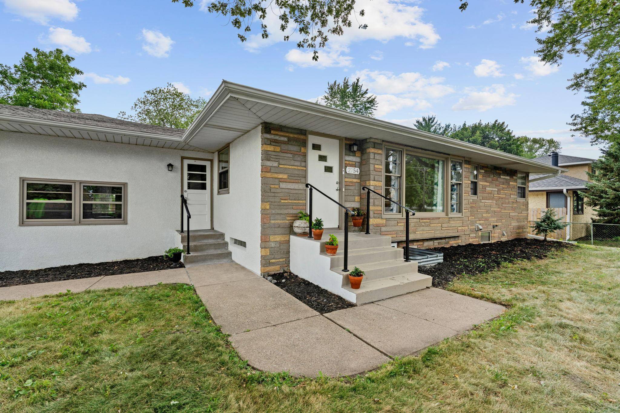 2754 Hamline AVE N, Roseville, MN 55113