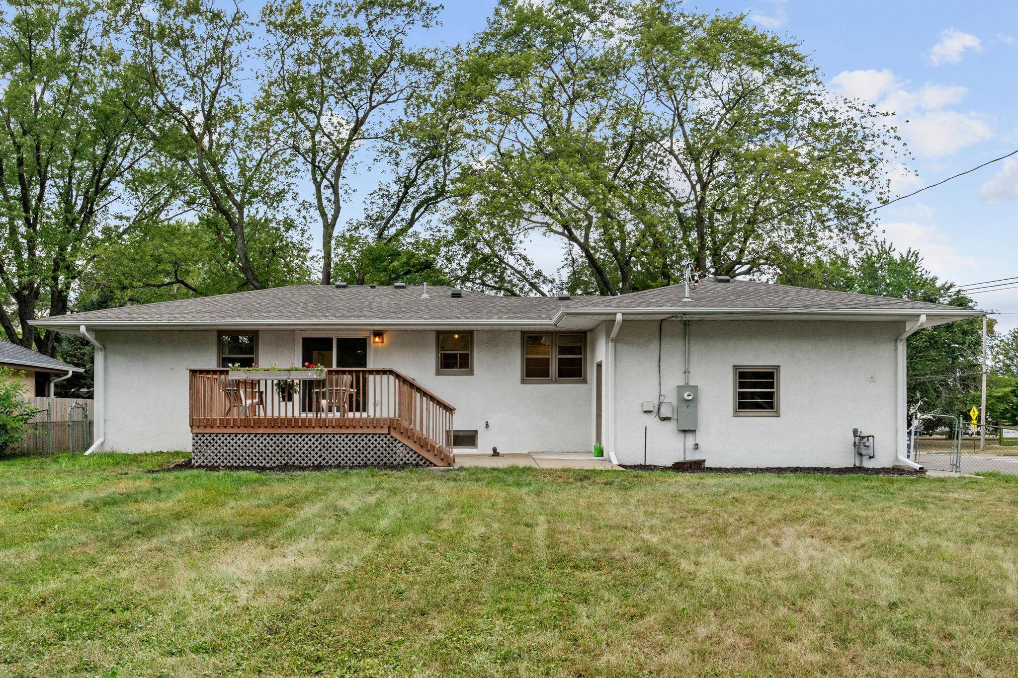 2754 Hamline AVE N, Roseville, MN 55113