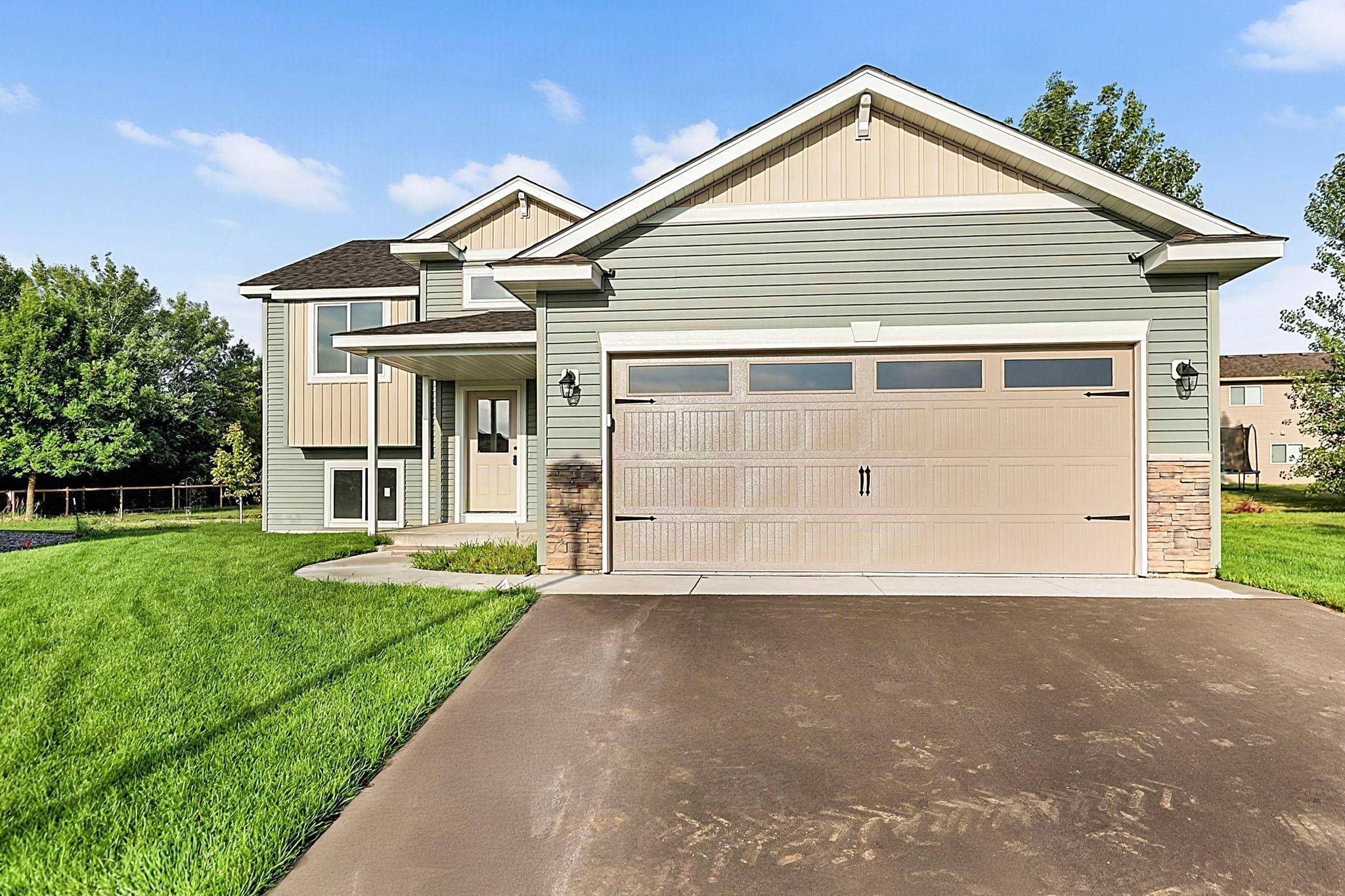 2865 11th AVE NE, Sauk Rapids, MN 56379