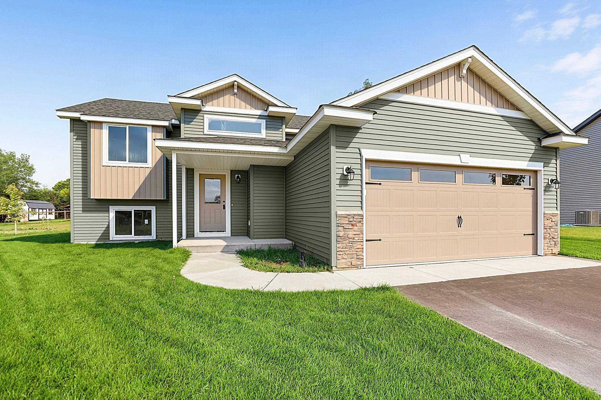 2865 11th AVE NE, Sauk Rapids, MN 56379