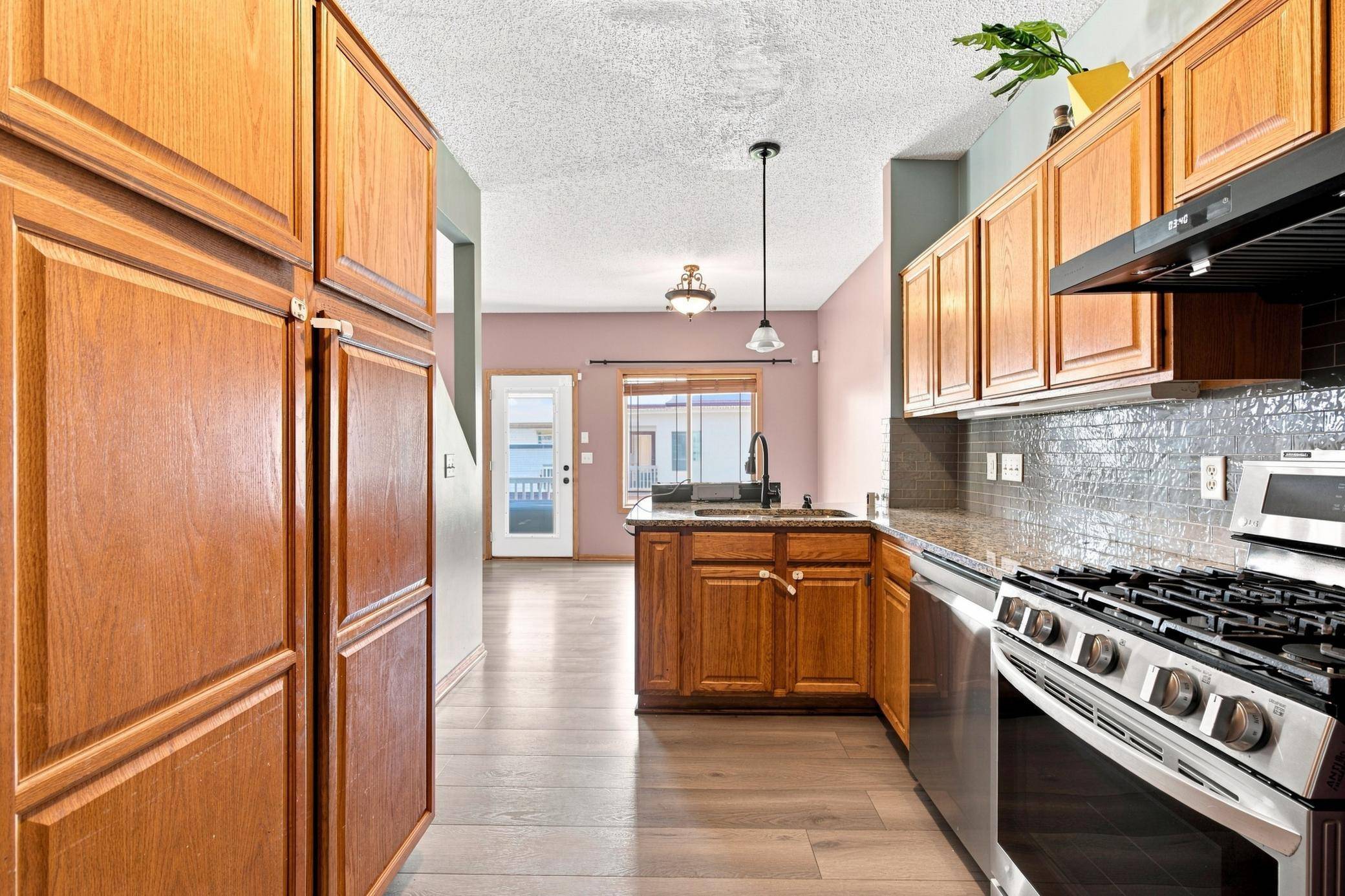 8605 Tessman CIR N, Brooklyn Park, MN 55445
