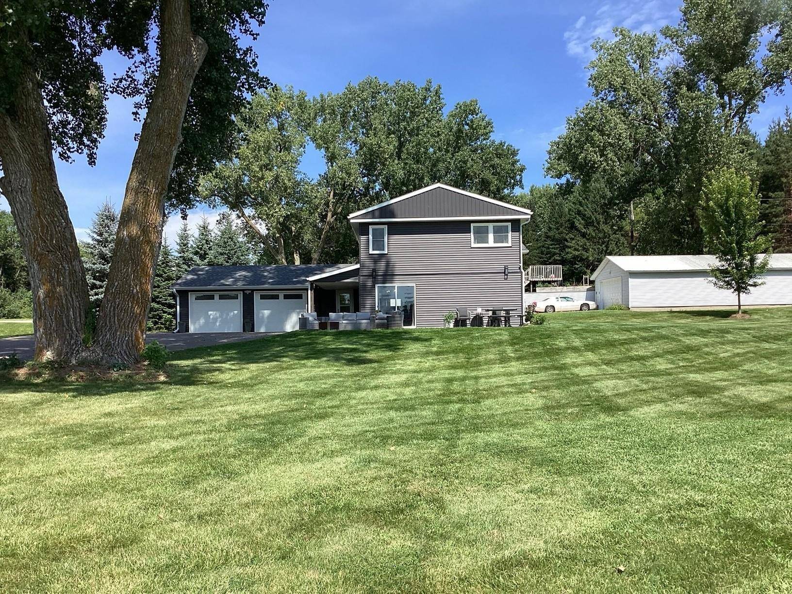 21950 733rd AVE, Albert Lea, MN 56007