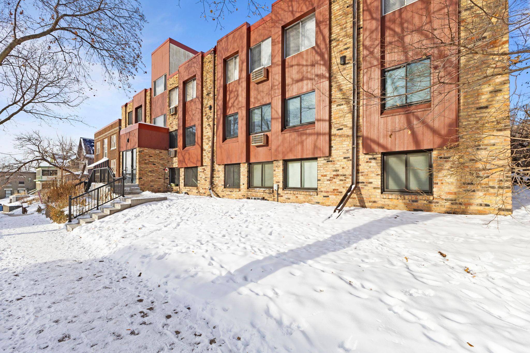 520 Ridgewood Ave #4, Minneapolis, MN 55403