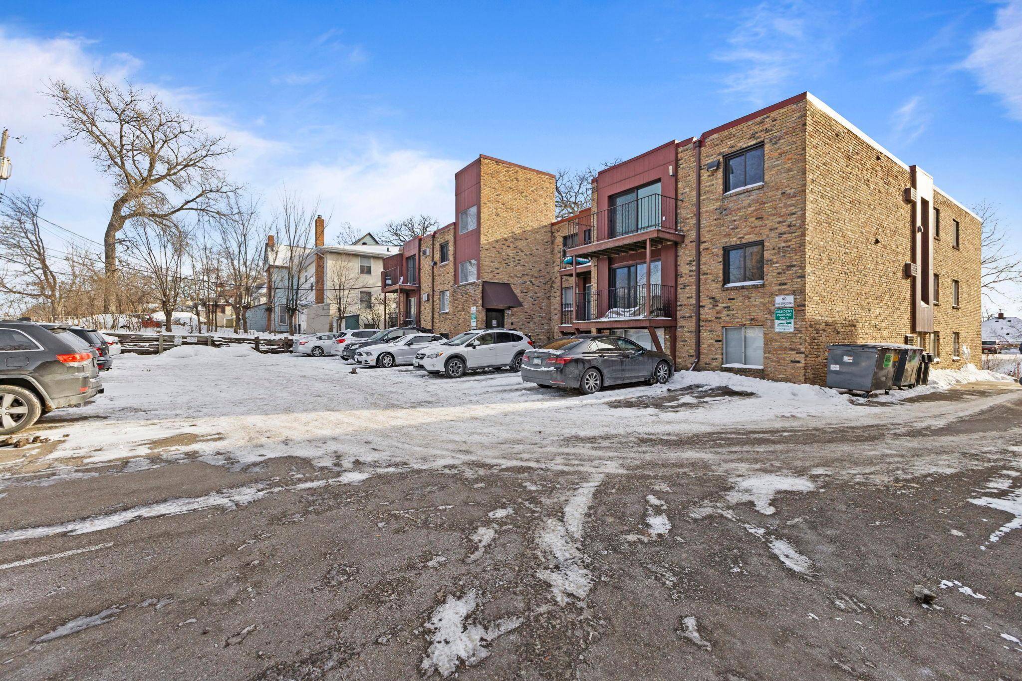 520 Ridgewood Ave #4, Minneapolis, MN 55403