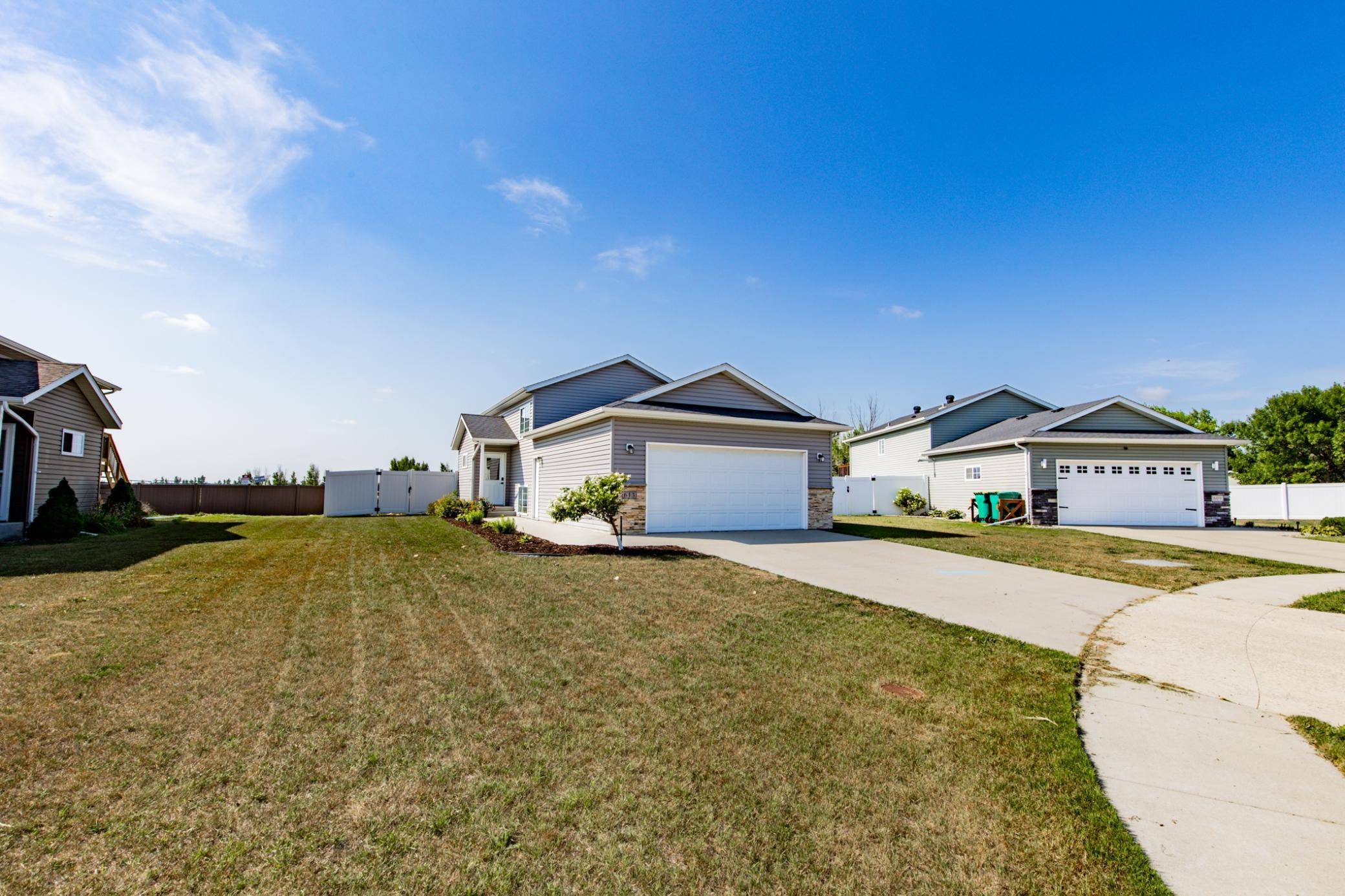 613 5th ST E, Horace, ND 58047