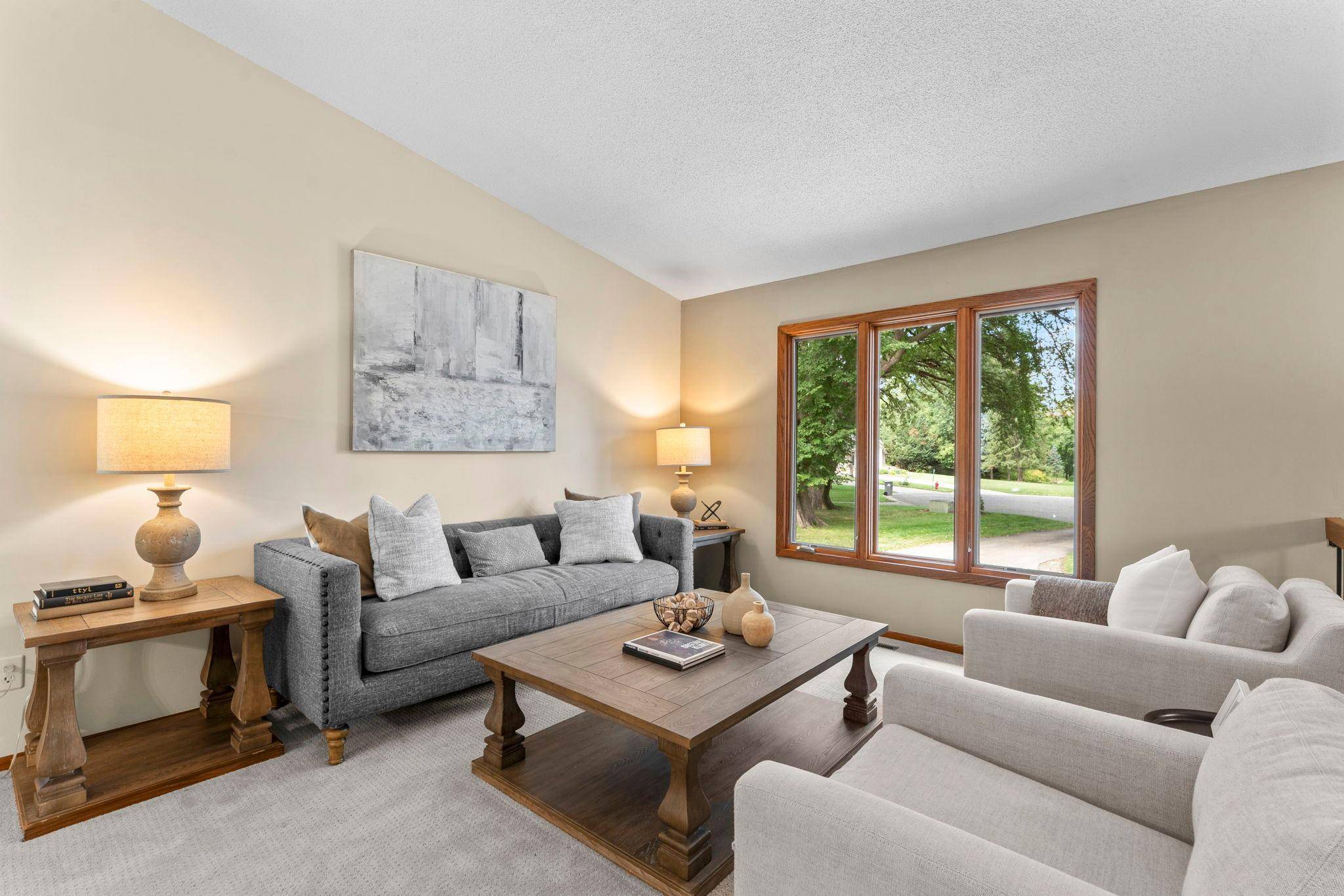 10465 Olympic CIR, Eden Prairie, MN 55347