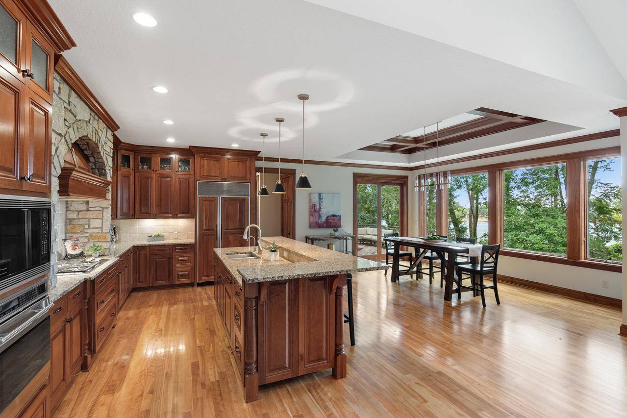 2180 Crestview DR, Excelsior, MN 55331