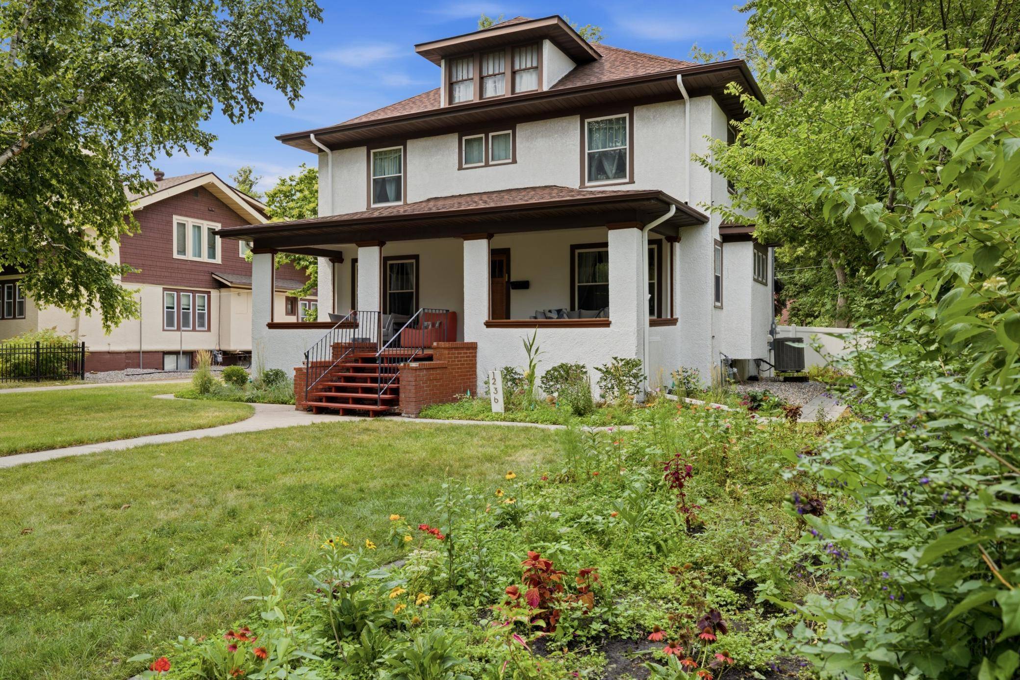 1236 Broadway N, Fargo, ND 58102