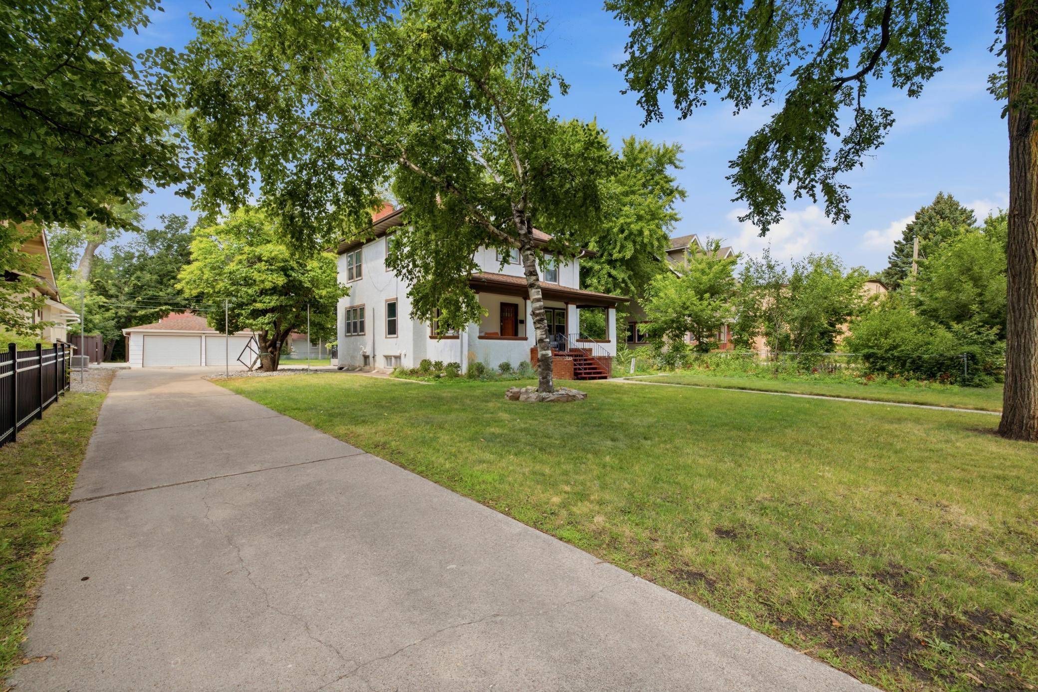 1236 Broadway N, Fargo, ND 58102
