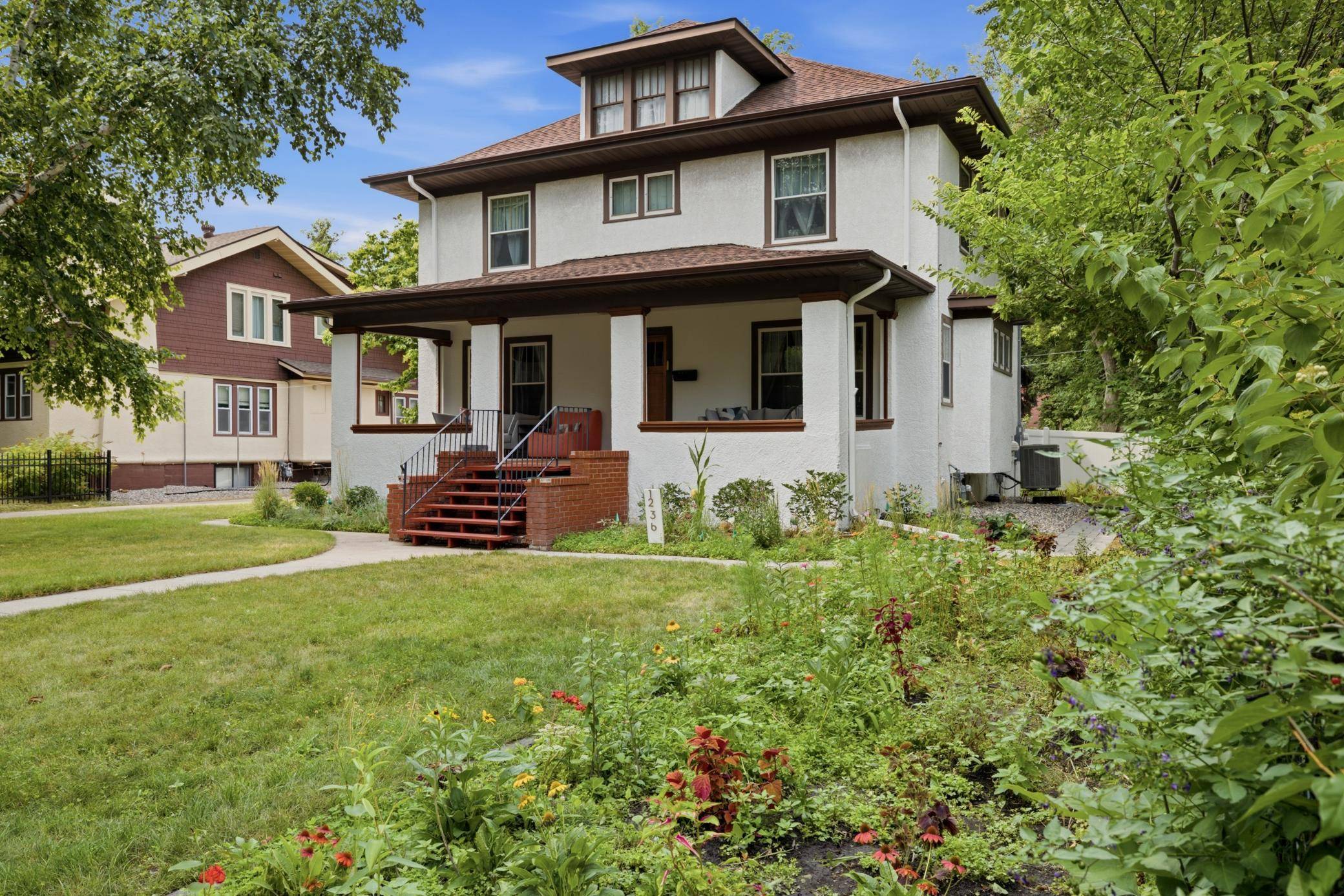 1236 Broadway N, Fargo, ND 58102