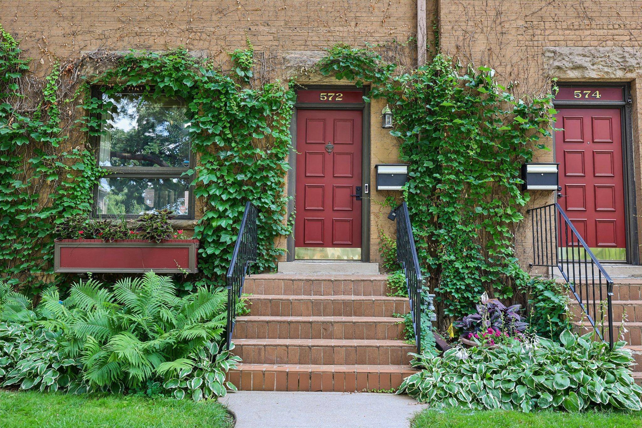 572 Dayton AVE, Saint Paul, MN 55102