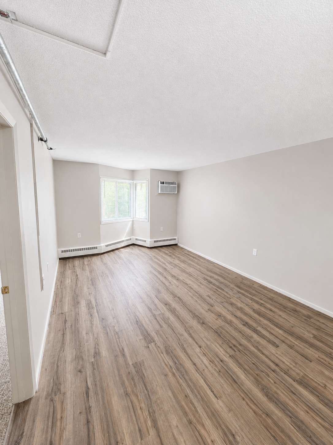 215 Linden AVE W #200, Winsted, MN 55395