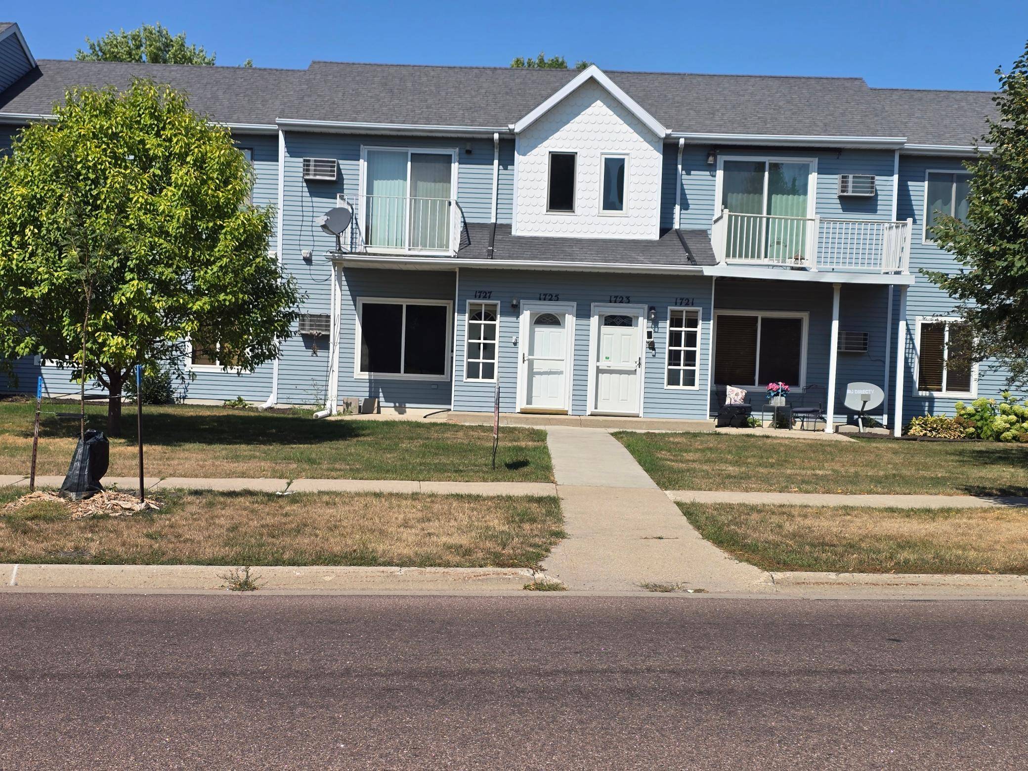 1727 27th AVE S, Fargo, ND 58103