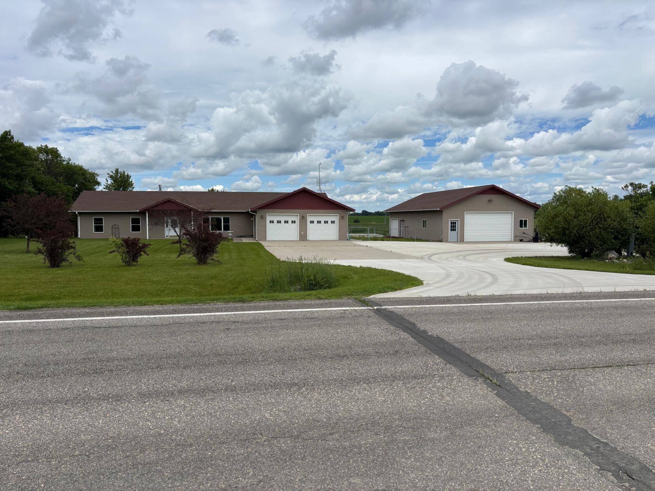 22768 28th AVE N, Hawley, MN 56549
