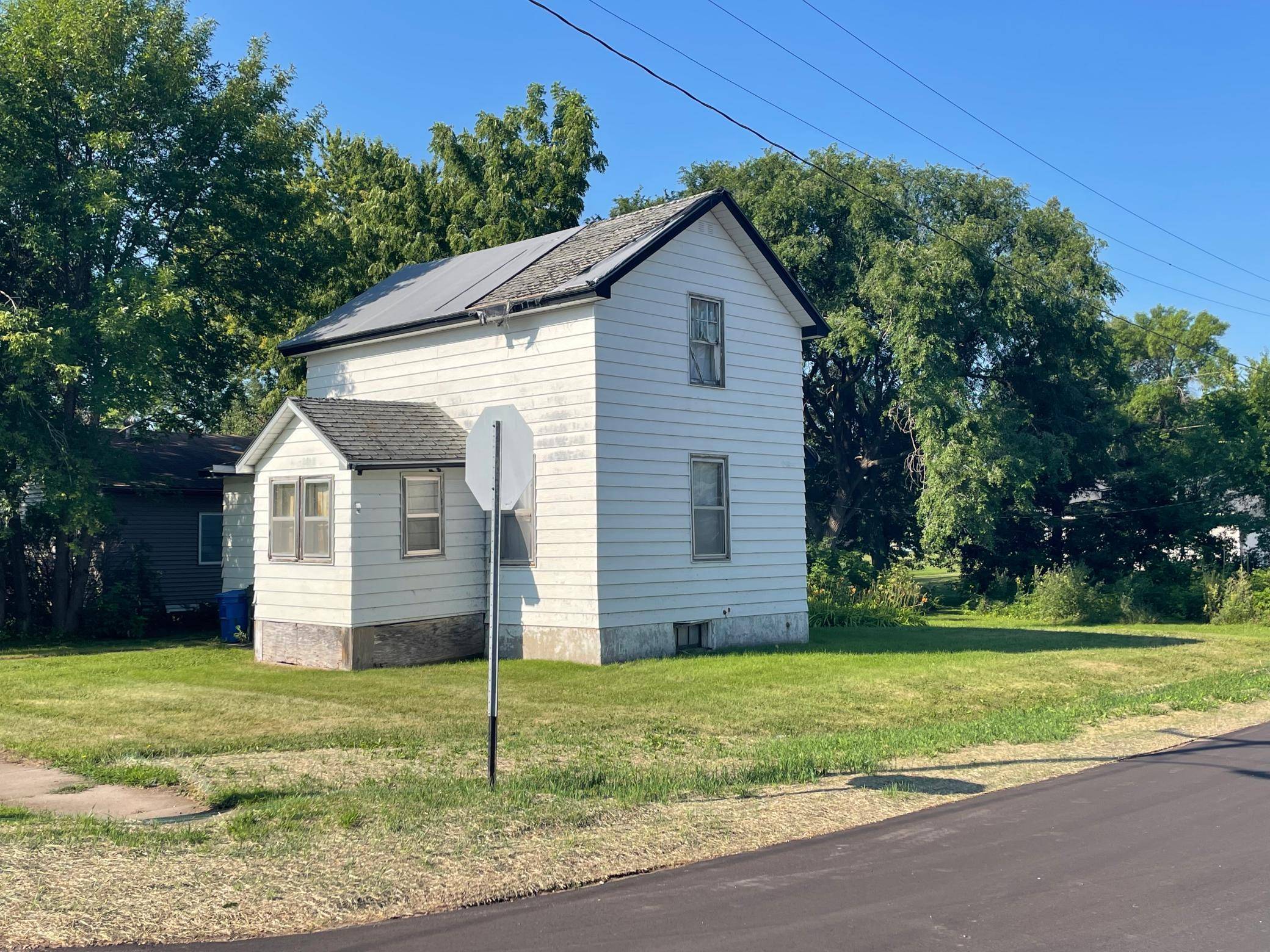 200 Larson AVE, Ashby, MN 56309