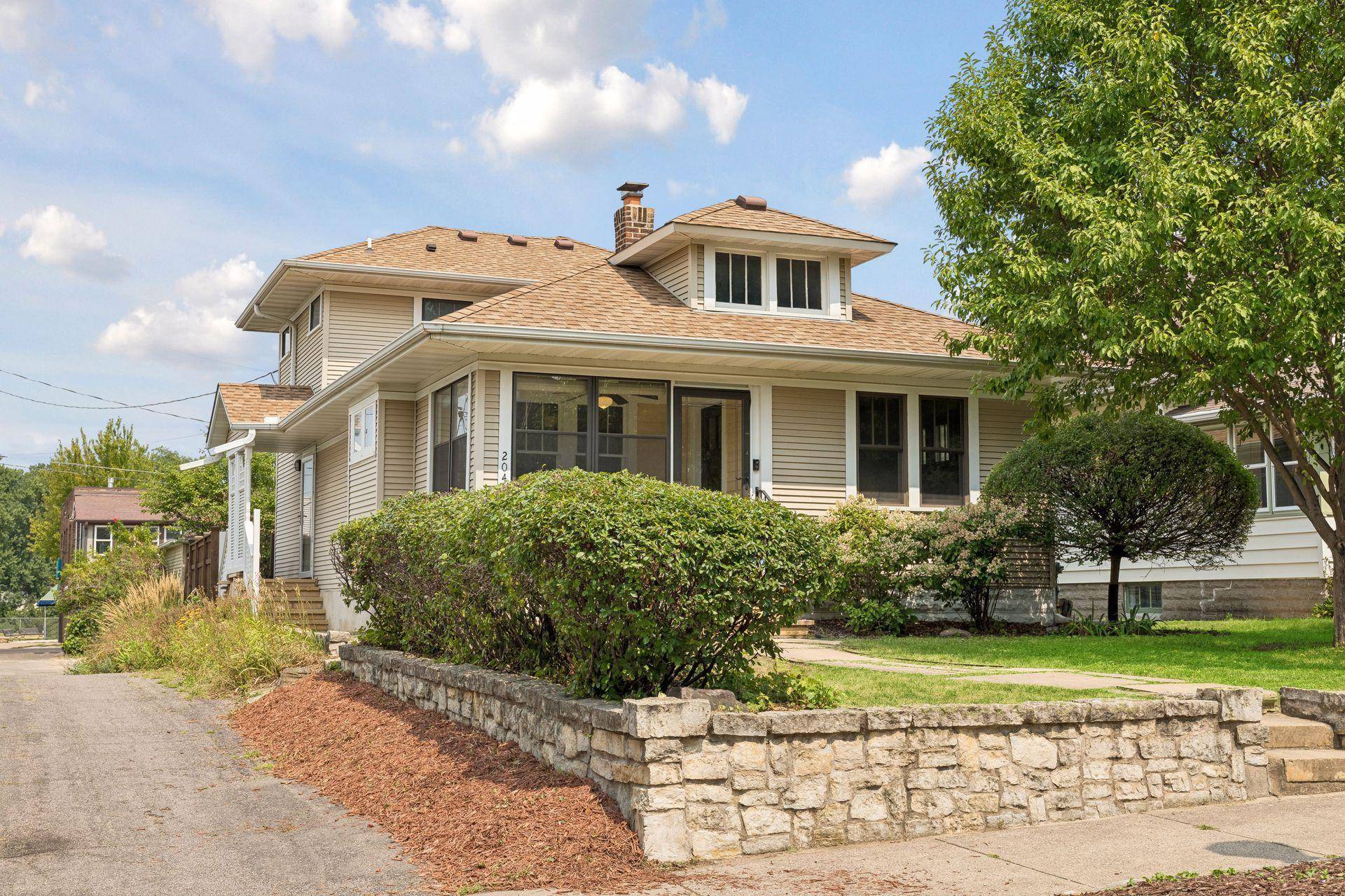 2043 Berkeley AVE, Saint Paul, MN 55105