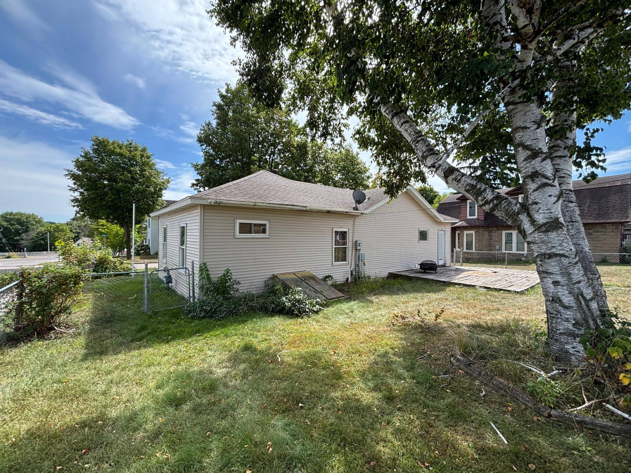 1603 Priddy ST, Bloomer, WI 54724