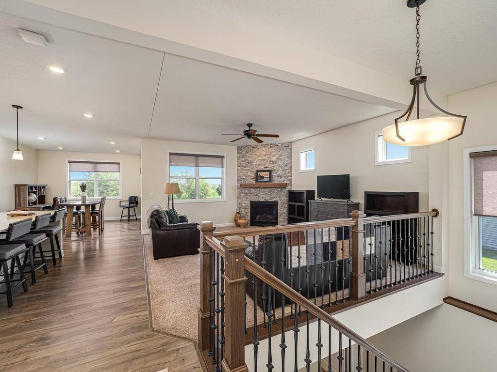 11516 Brookview DR, Maple Grove, MN 55311