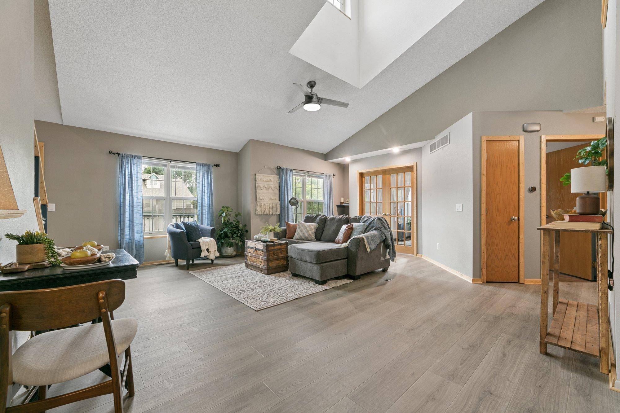 108 Morningside DR NE, Hutchinson, MN 55350